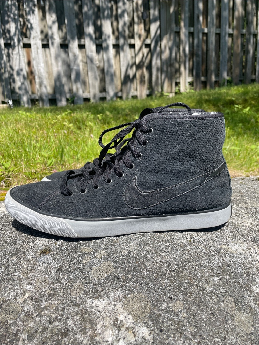 Nike Women’s Primo Court Mid sneakers black suede upper faux fur lining size 9.5